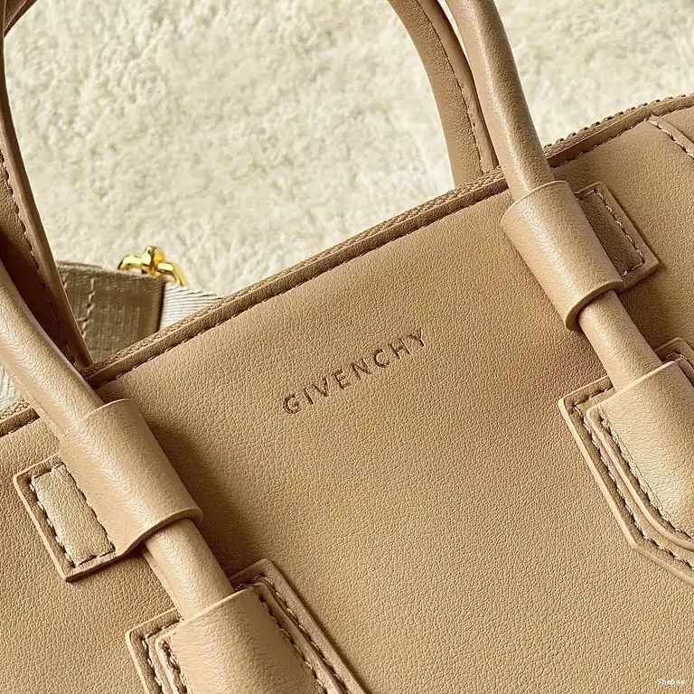 2209SW0091 Givenchy Bag 0603